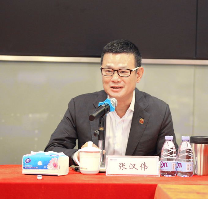张汉伟_副本.jpg